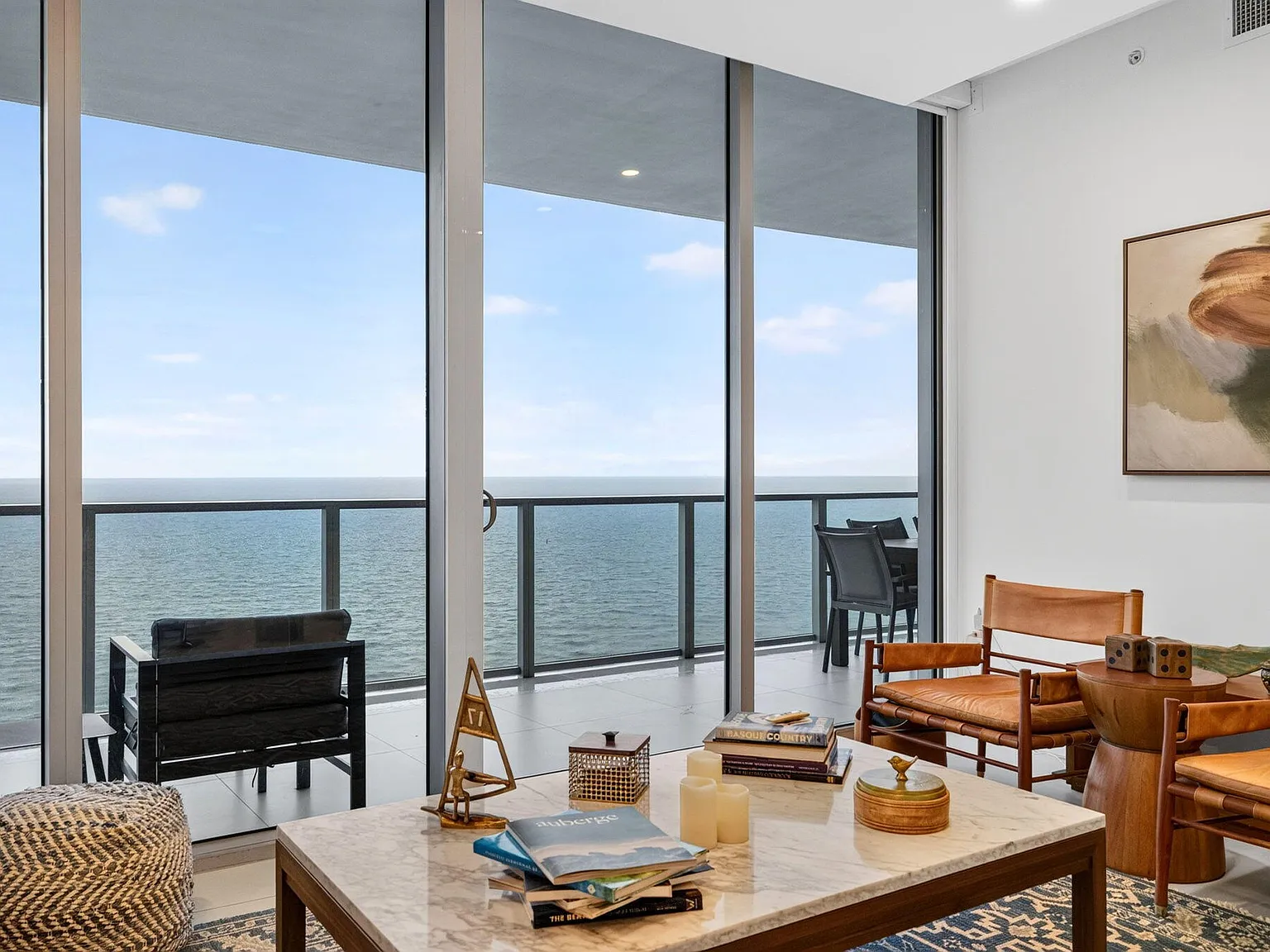 2 bed, 3.0 bath, 1816 sqft, $21,500 — Photo 2