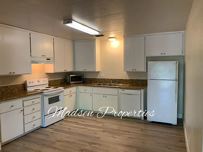 1340 W 4th St #2 — Photo 7