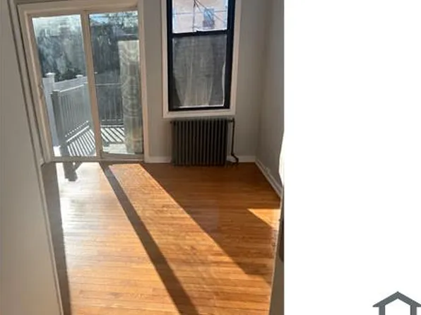 6054 55th St APT 1L, Maspeth, NY 11378