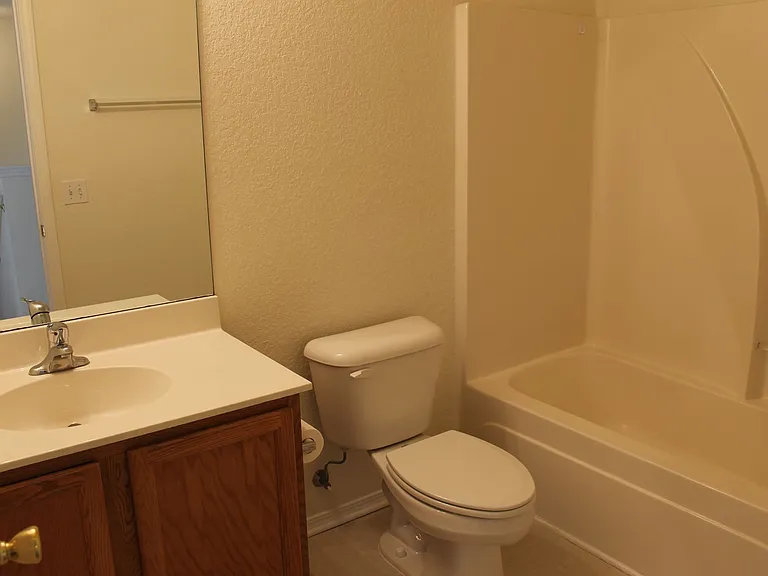 423 Lake Park Way — Photo 18