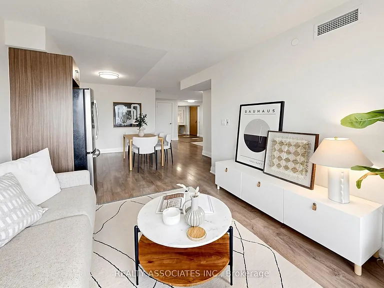 18 Uptown Dr #721 — Photo 3