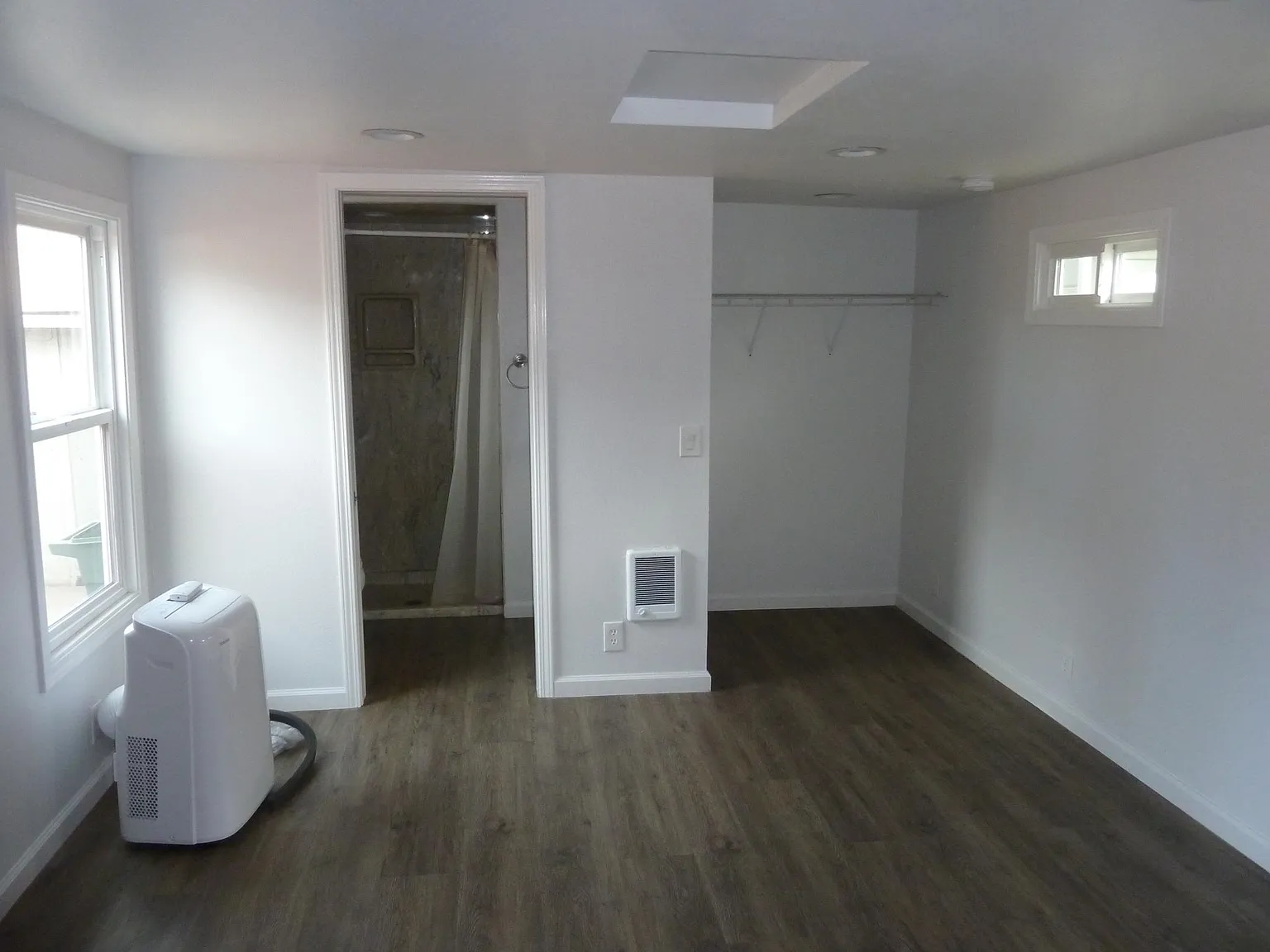Studio, 200 sqft, $1,350 — Photo 2