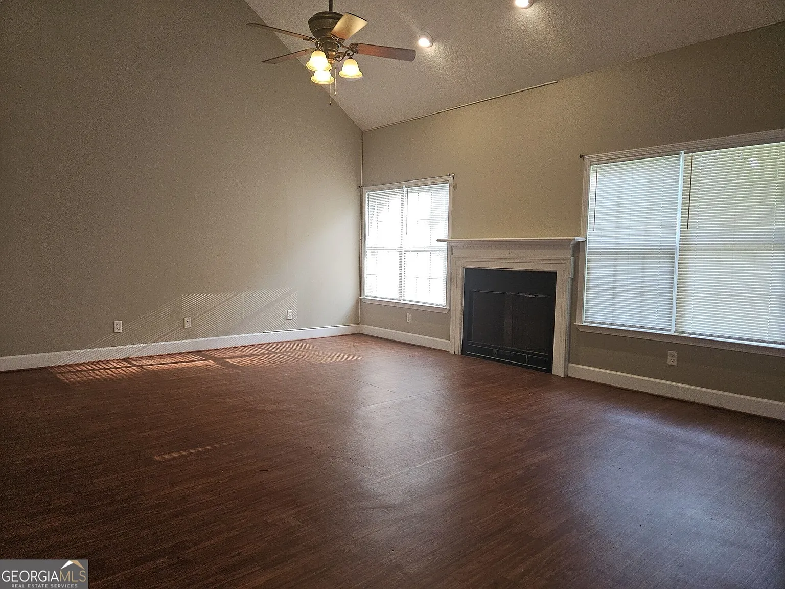 2 bed, 2.0 bath, 1819 sqft, $1,495 — Photo 3