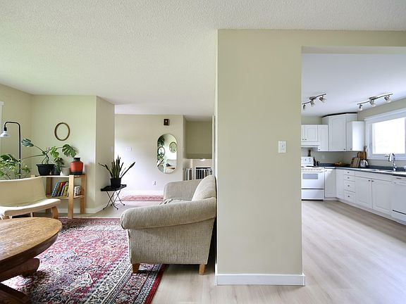 4th image of 4334 51st St