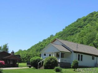 784&788 Riverview Rd, Burnsville, NC 28714