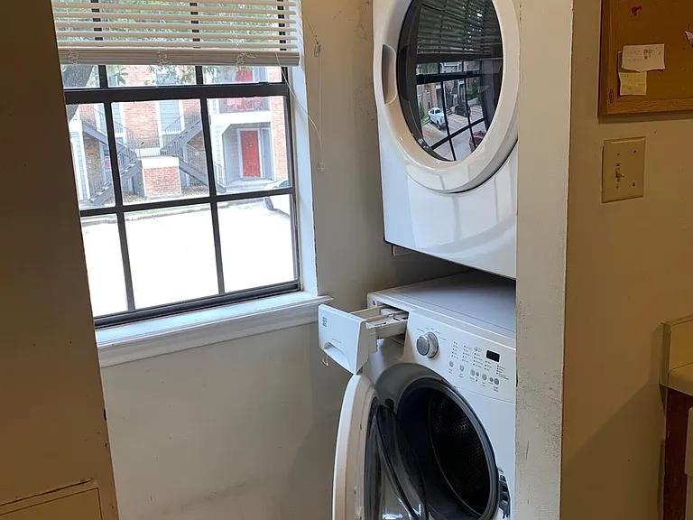 2401 Sycamore Ave #E7 — Photo 8