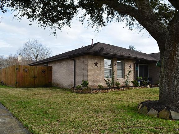 3rd image of 3801 Aspen Dr