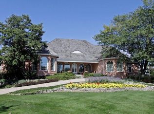 40 Castleton Ct, North Barrington, IL 60010