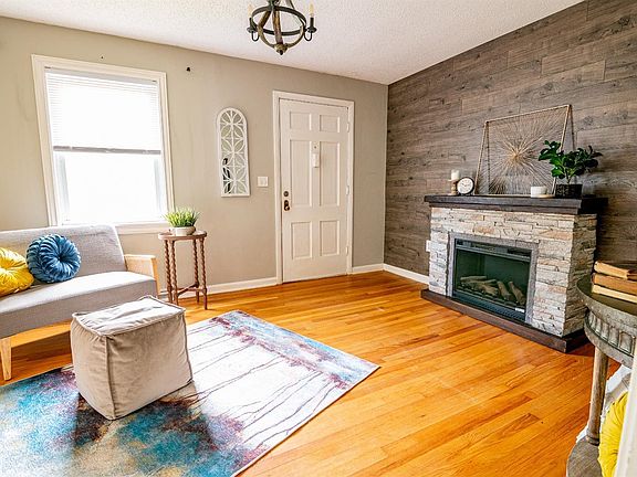 3rd image of 1003 Lindsay St Lot 15