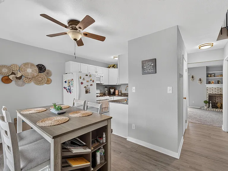 1421 W Edgerton Ave — Photo 5