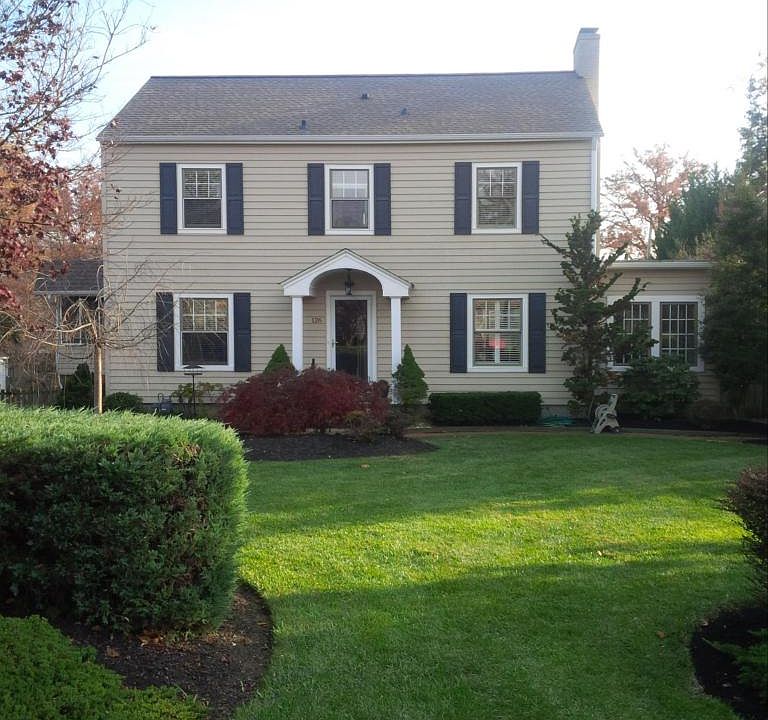 1st image of 126 Woodrush Dr