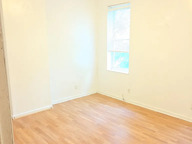 2102 Chippewa St #2 — Photo 5