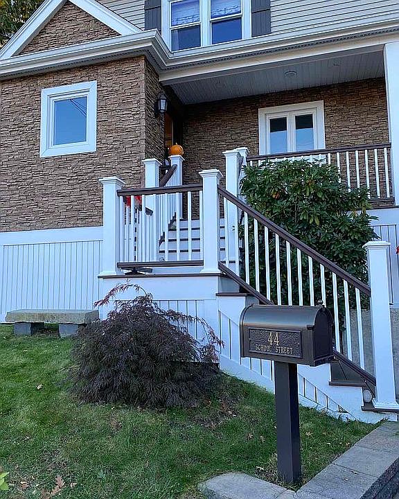 2nd image of 44 School St