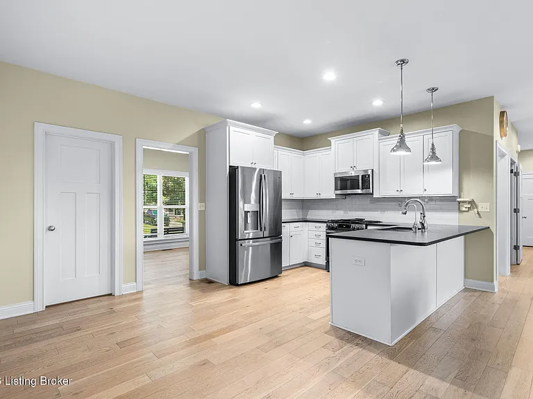 825 Artisan Pkwy — Photo 16