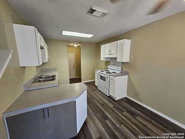 6706 Badger Pass Dr — Photo 2