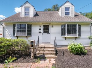 73 W Tyburn Rd, Fallsington, PA 19054
