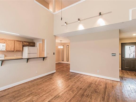 3rd image of 5541 Canada Ct