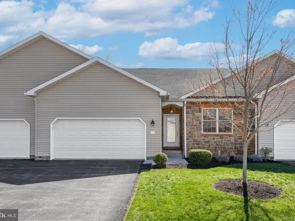 216 Rosewood Cv, Bellefonte, PA 16823