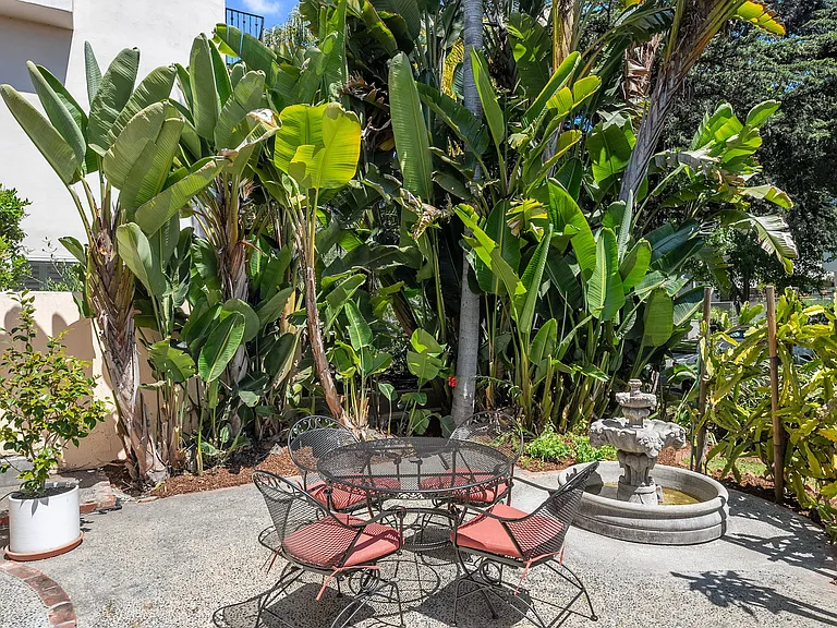 848 17th St — Photo 3