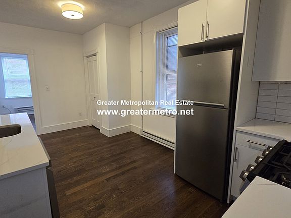 5th image of 152 Salem St APT 2