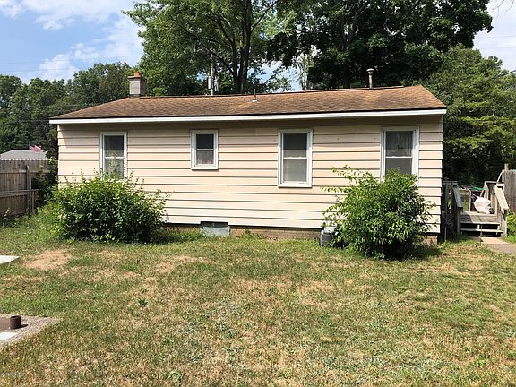 3rd image of 2343 Marvin Ave