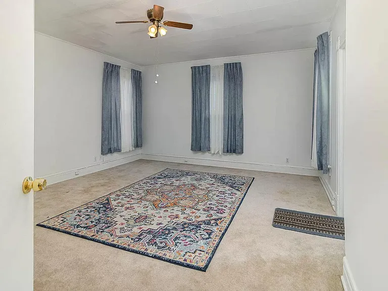 447 Washington Ave #B — Photo 9