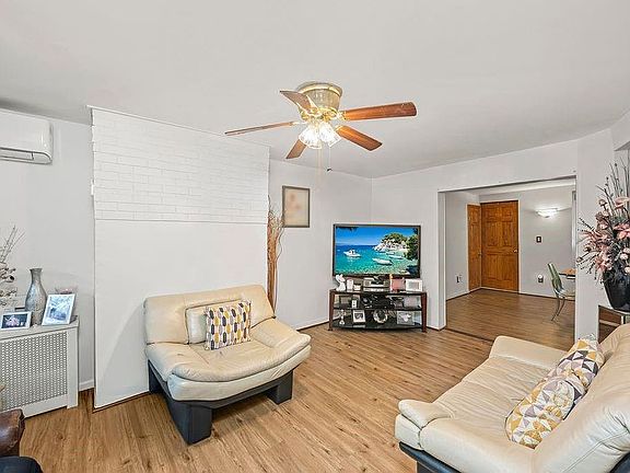 4th image of 459 44th St