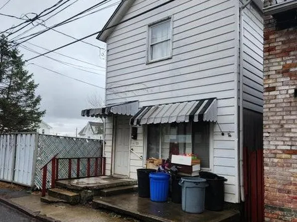 55 Wayne Ln, Wilkes Barre, PA 18702
