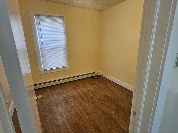 4th image of 100 Wilbur St