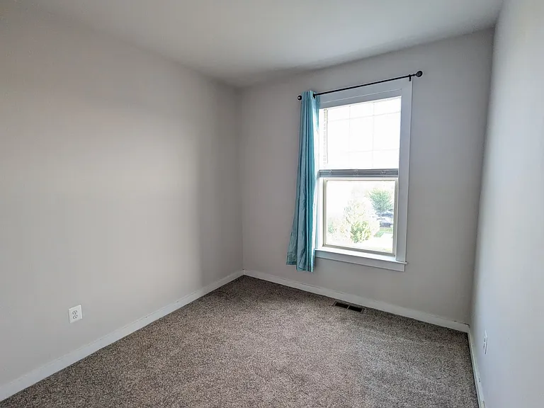 1129 Lawler Dr — Photo 39