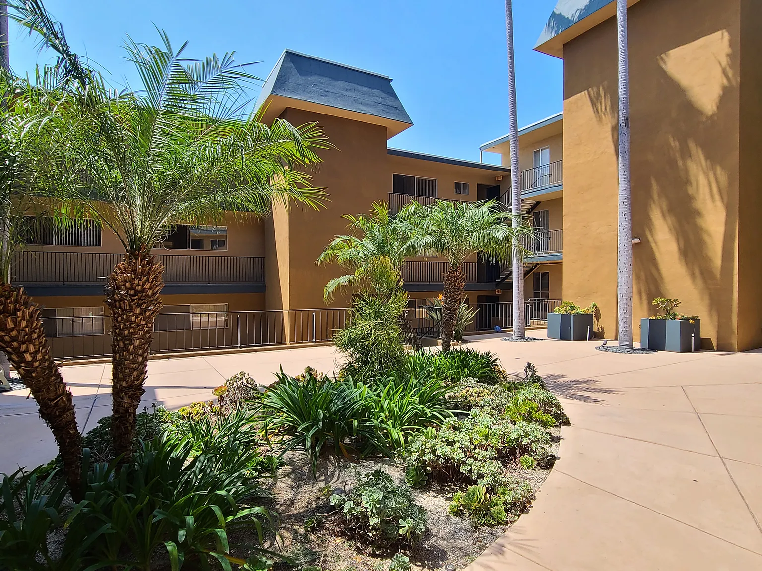 Greenbriar Apartments — Photo 4