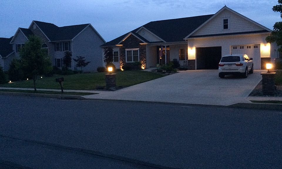 2nd image of 408 Schoolside Dr #L-32