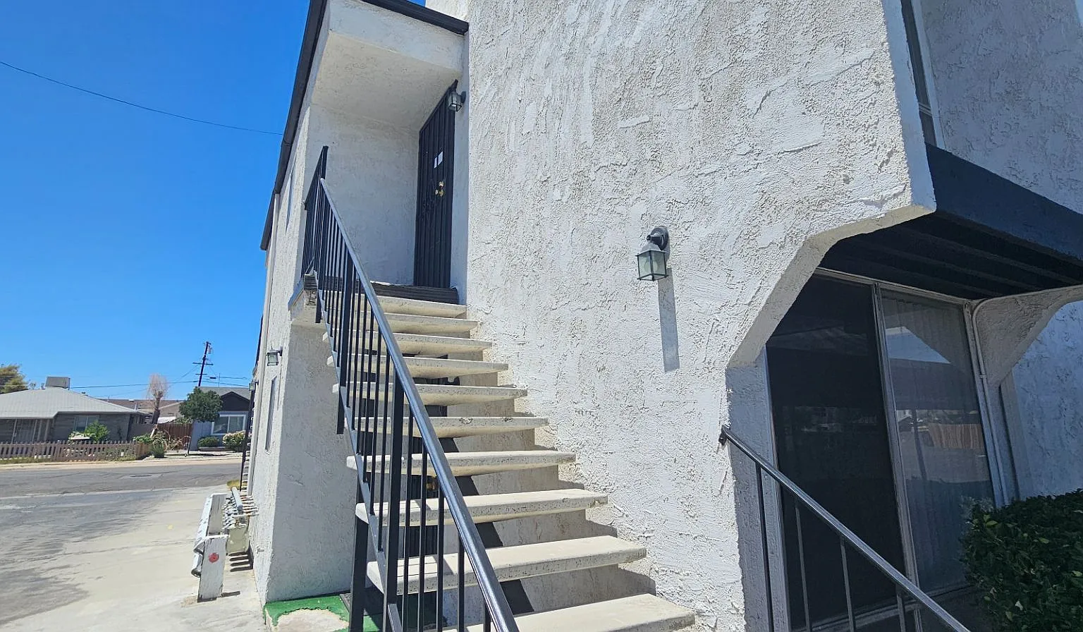 SAN726 — Photo 2