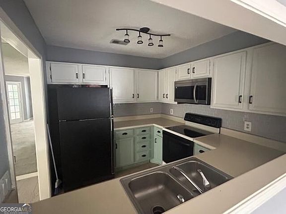 4th image of 104 Abingdon Way