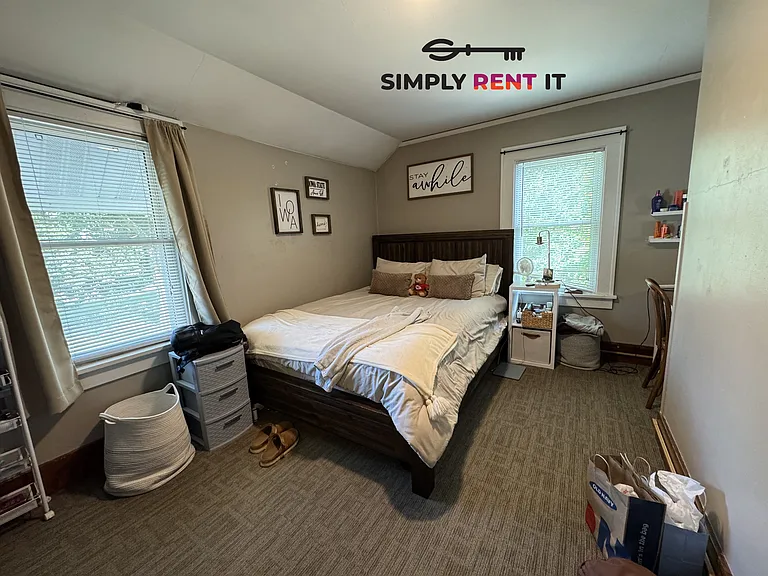 532 Hayward Ave — Photo 13