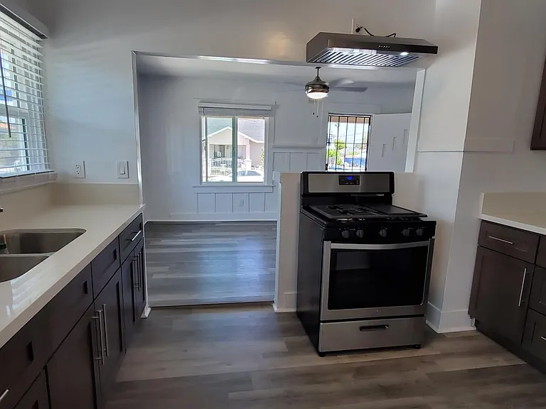 281 W Ofarrell St — Photo 25