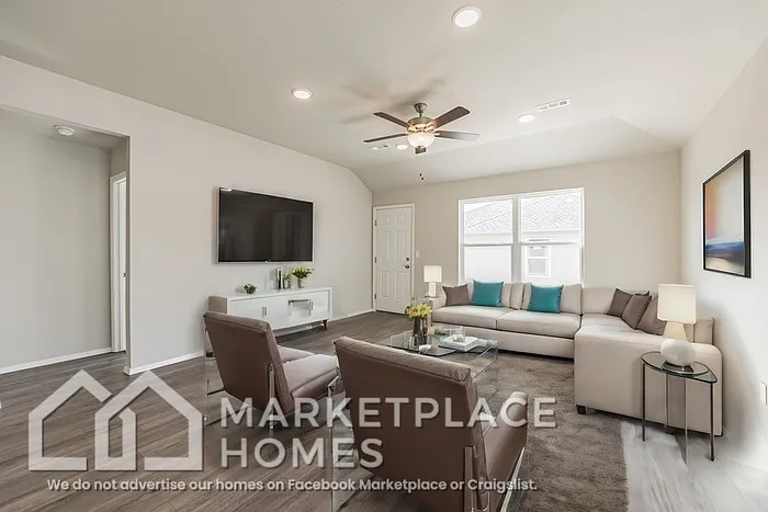 981 E Starling St — Photo 13