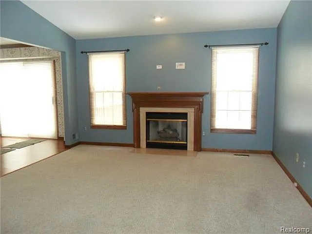 801 Woodridge Hills Dr photo 1