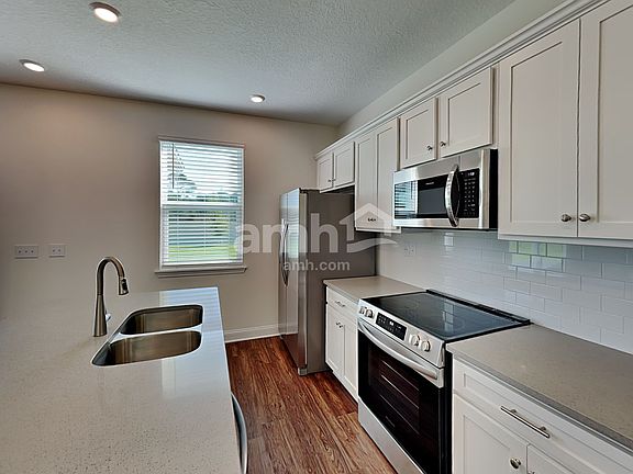 3rd image of 197 Onate Cir