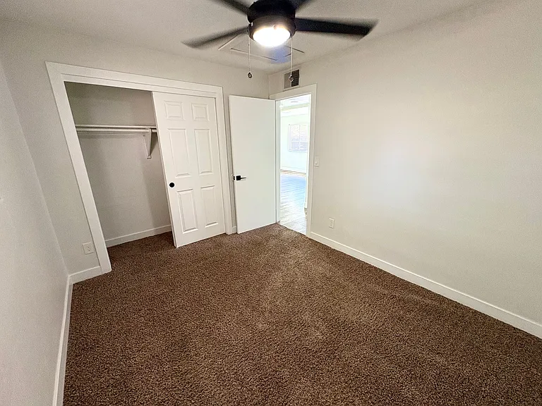 217 N Elm St #E — Photo 16