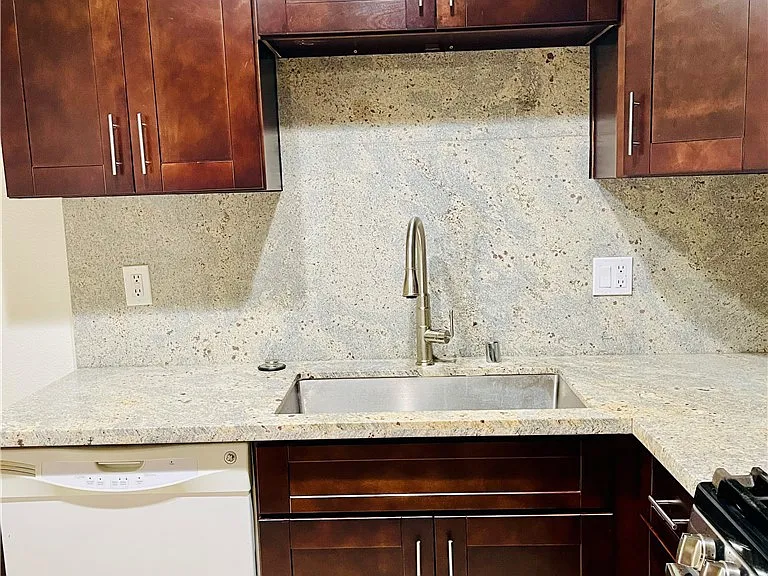 1622 Allegro Sq #J — Photo 3