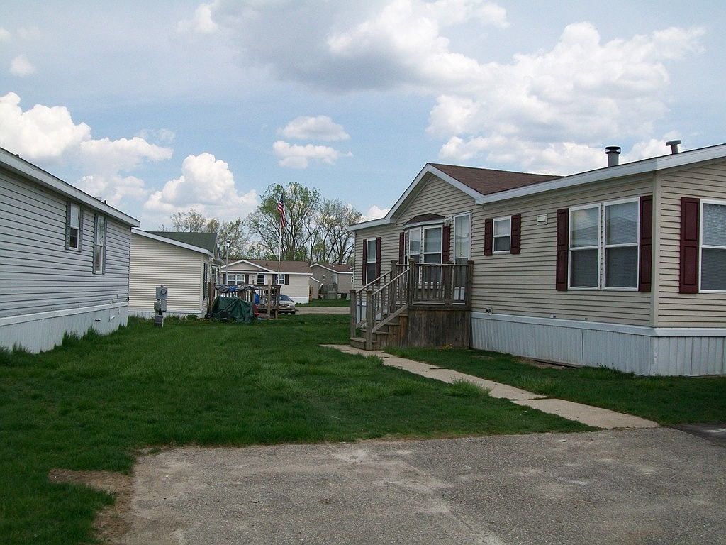 8303 Whitehorn Ln, Fenton, MI 48430 Zillow