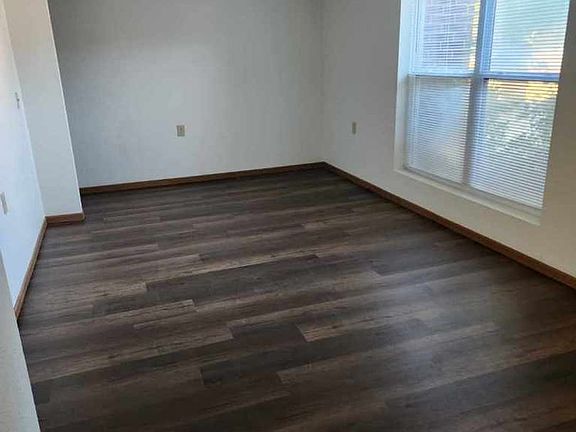 4th image of 1500 E 6th St #6