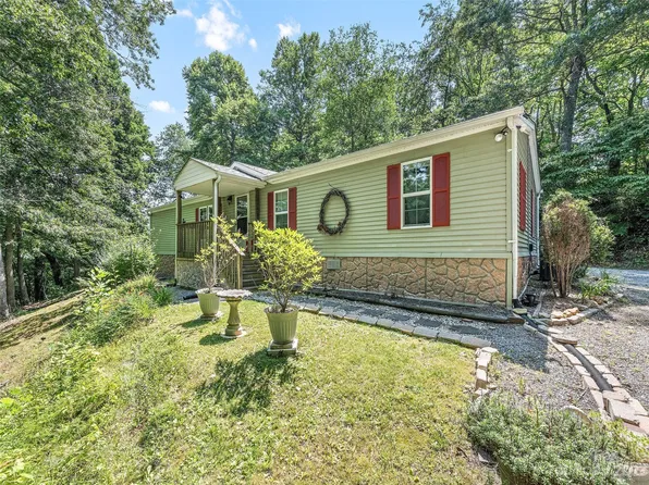 153 Moody Dr, Waynesville, NC 28786