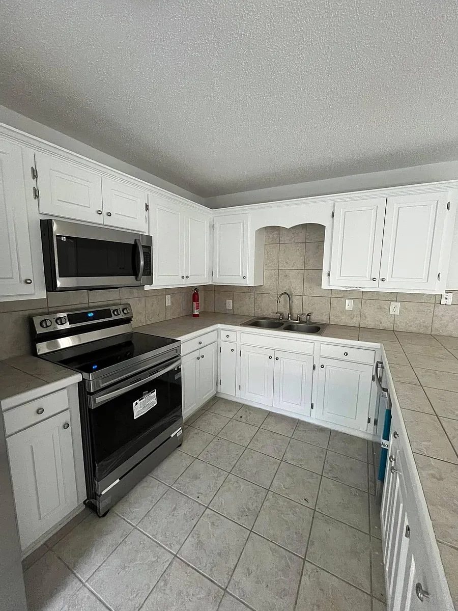 Building Photo - 9 Bramblett Dr #A