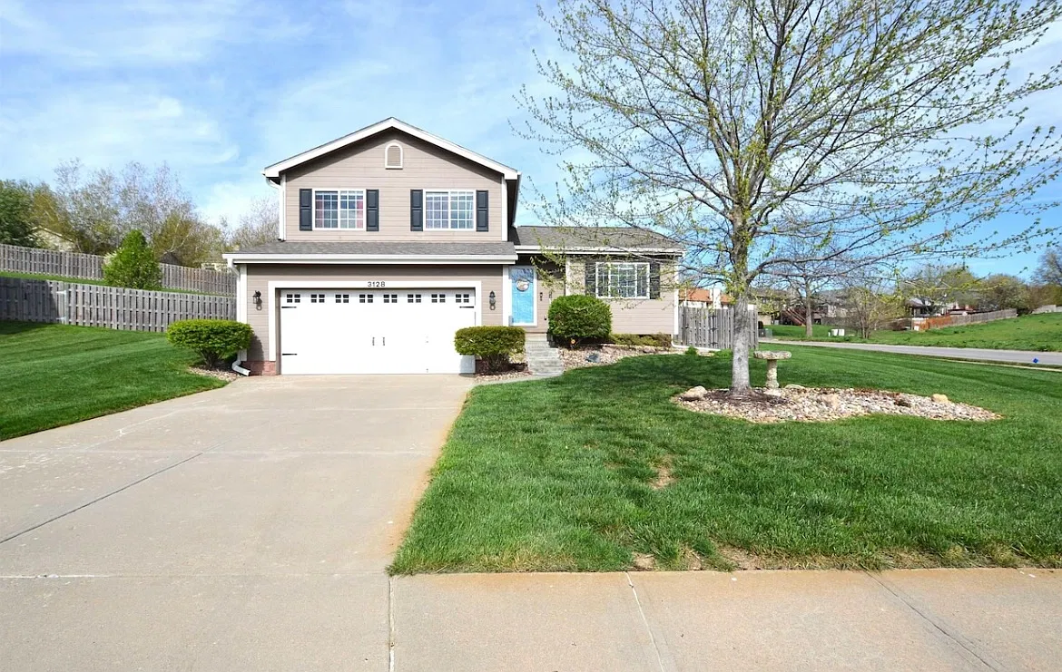 3 bed, 1793 sqft, $2,395 — Photo 1