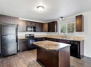 719 S Bay Rd NE, Olympia, WA 98506