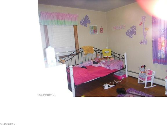 3rd image of 1233 Meadow Ln