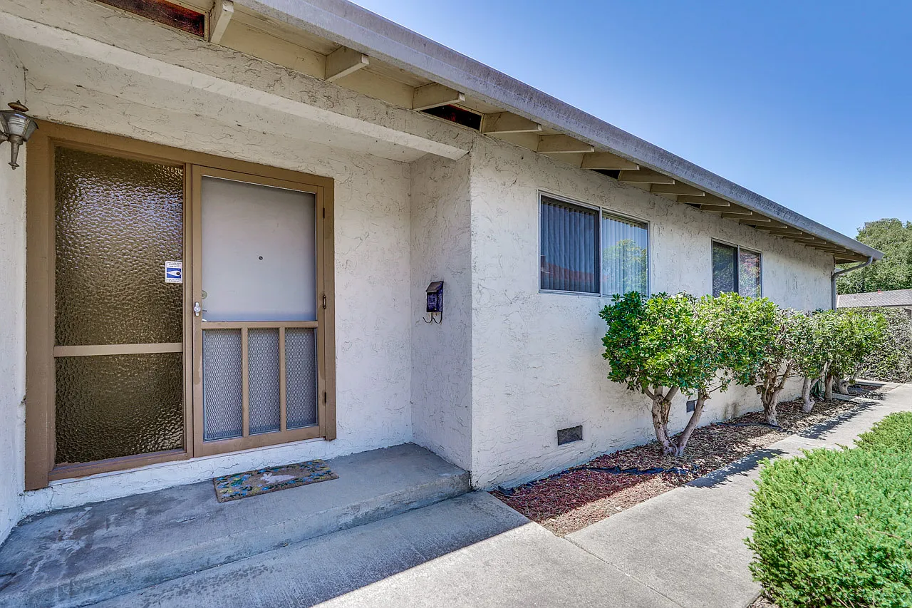 2 bed, 1050 sqft, $2,750 — Photo 1