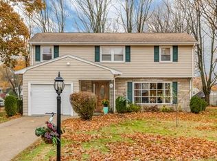 90 Raymond Rd, Brockton, MA 02301